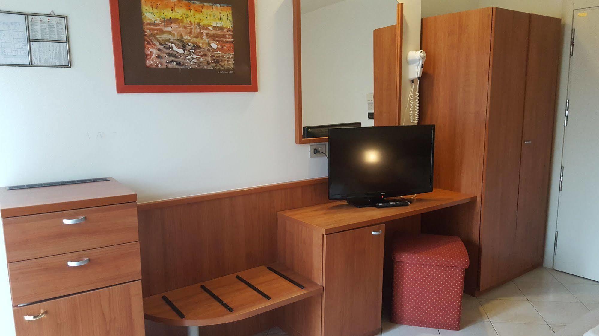 Hotel Bengasi Rimini Luaran gambar